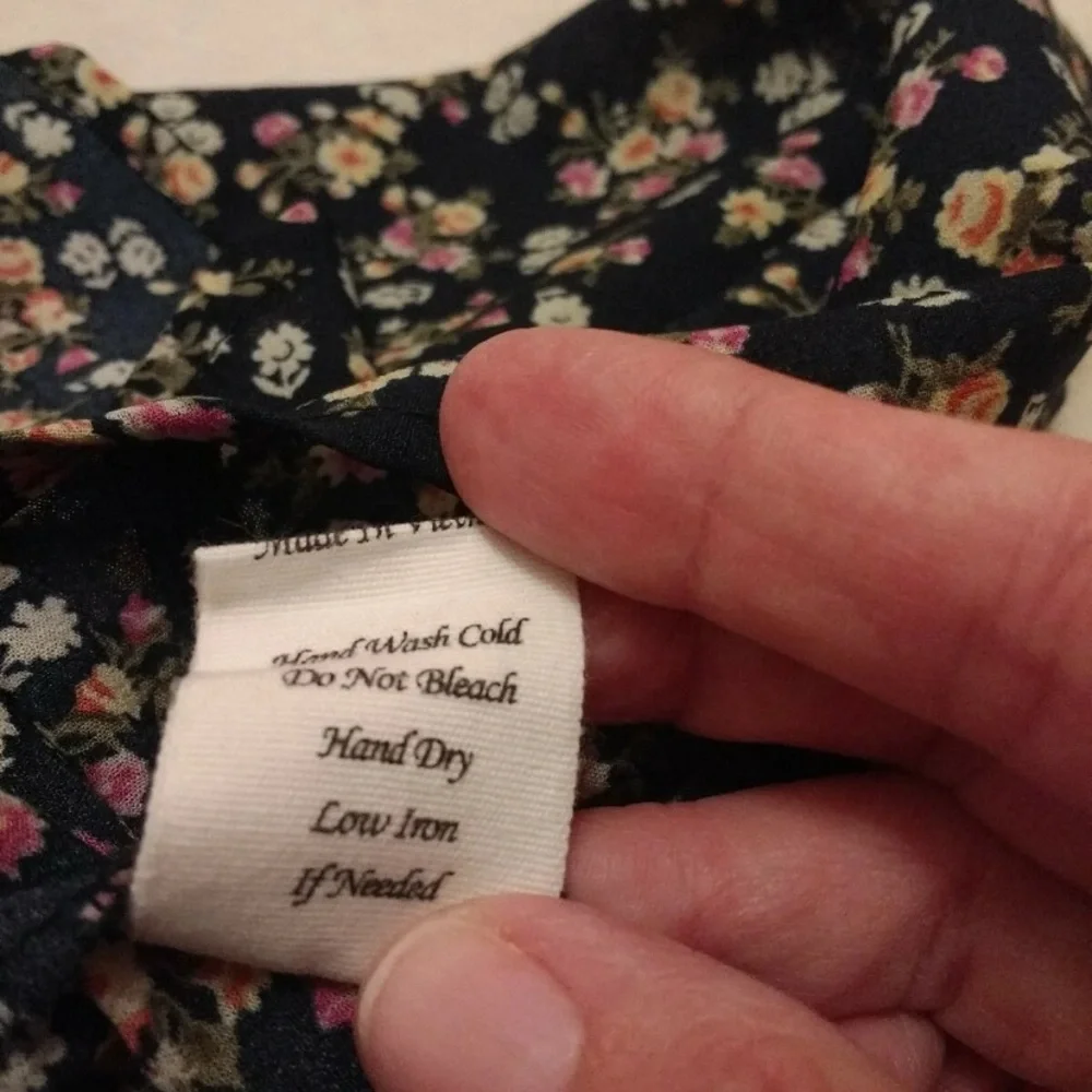 Mine Navy Floral Sleeveless Blouse